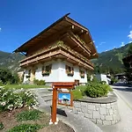 Maple Apartmán *